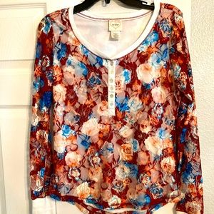 Size medium Henley with beautiful turquoise and burgundy colors